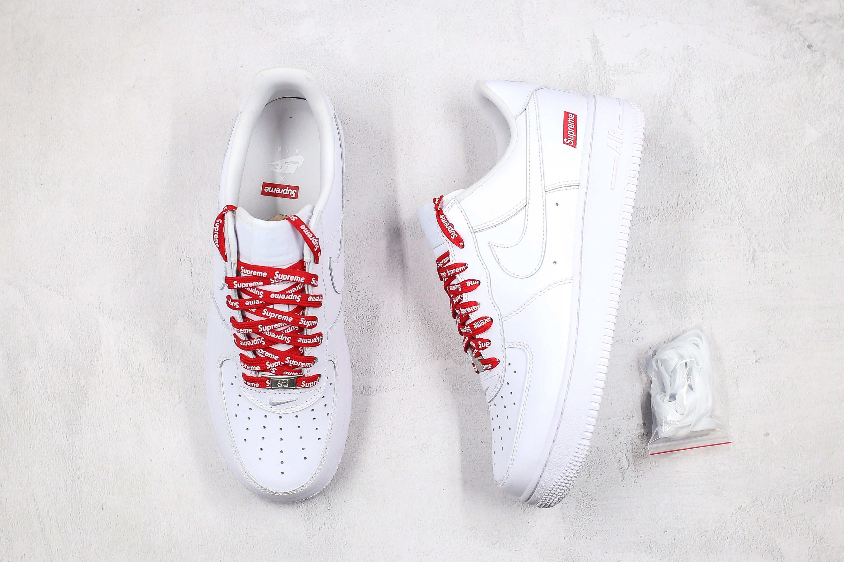 Nike Air Force 1 Low Supreme White
