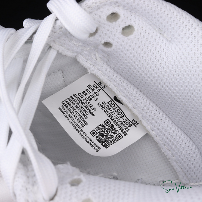 Dunk Low "Triple White" Nike