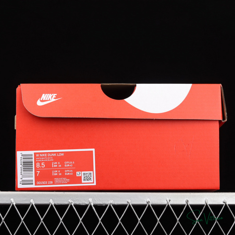 Dunk Low "Triple White" Nike