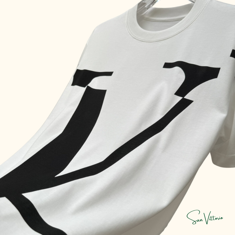 Camiseta Valentino com Logotipo V Irregular