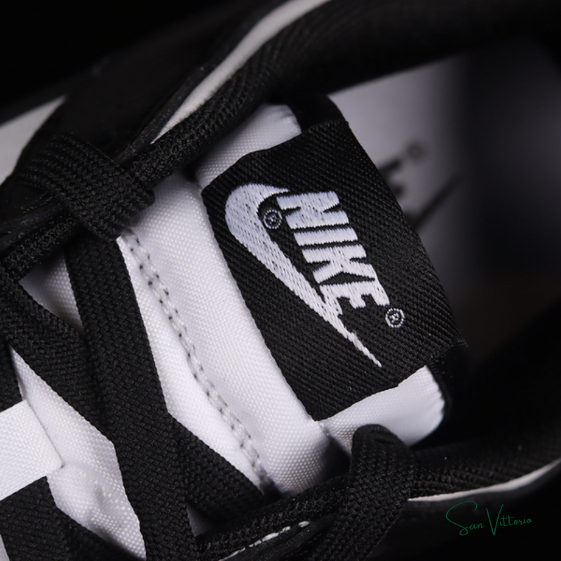 Dunk Low "Panda" Nike