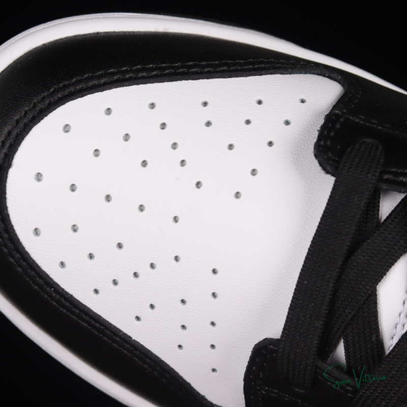 Dunk Low "Panda" Nike