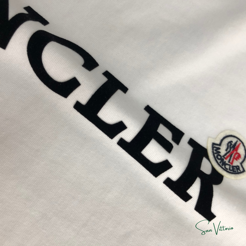 Camiseta "Com Logo Flocado" Moncler