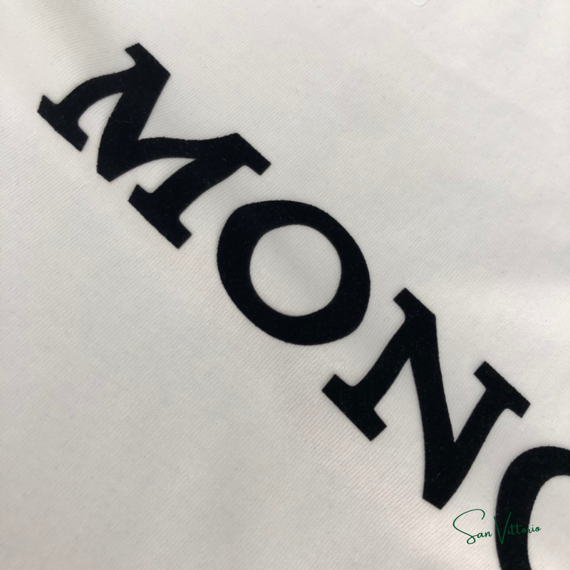 Camiseta "Com Logo Flocado" Moncler