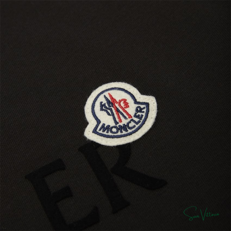 Camiseta "Com Logo Flocado" Moncler